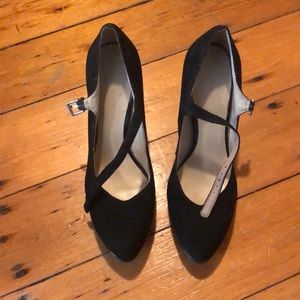 Nine West Mary Jane heels